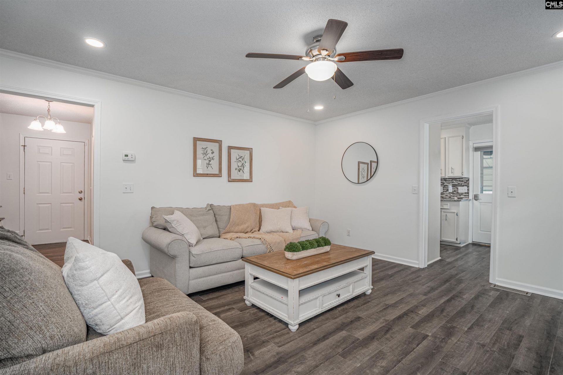 300 Rollingwood Drive  Photo 8