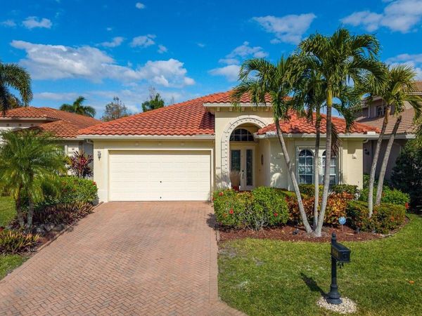 844 SW Pebble Lane, Palm City, FL 34990