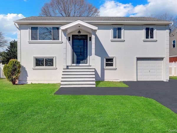 116 Southern Boulevard , Hauppauge, NY 11788
