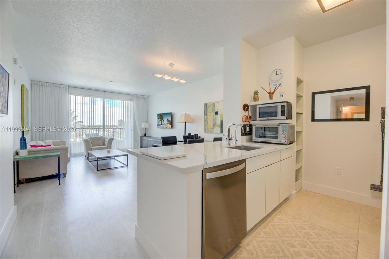 2401 NE 65th St, Unit 509, Fort Lauderdale, FL 33308 Photo