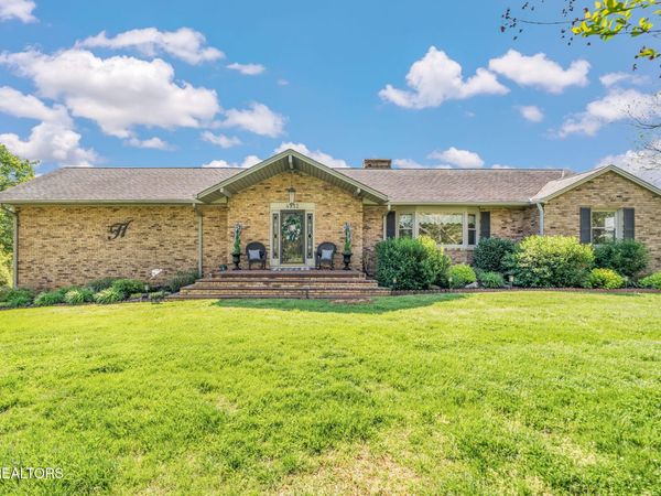 4912 W Emory Rd, Powell, TN 37849