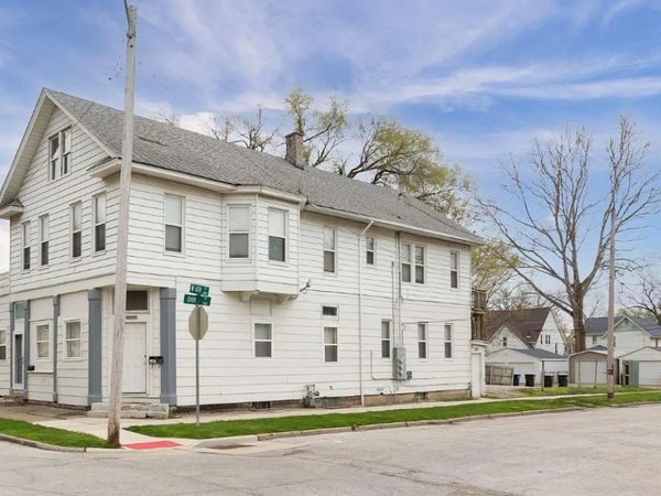2047 W 6th Street, Davenport, IA 52802