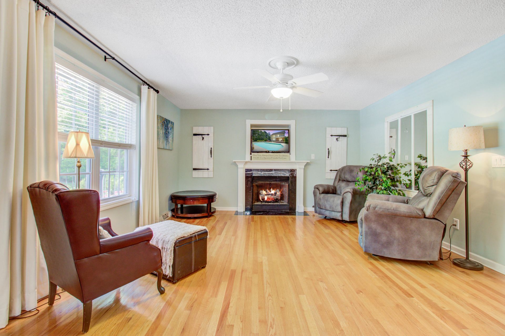 683 Hamlet Circle Photo 10