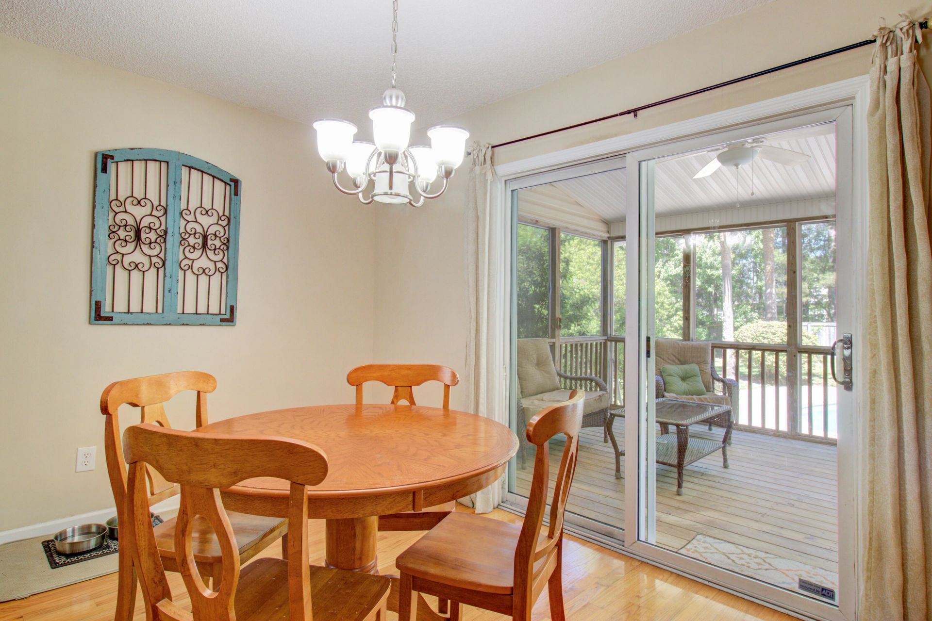 683 Hamlet Circle Photo 14