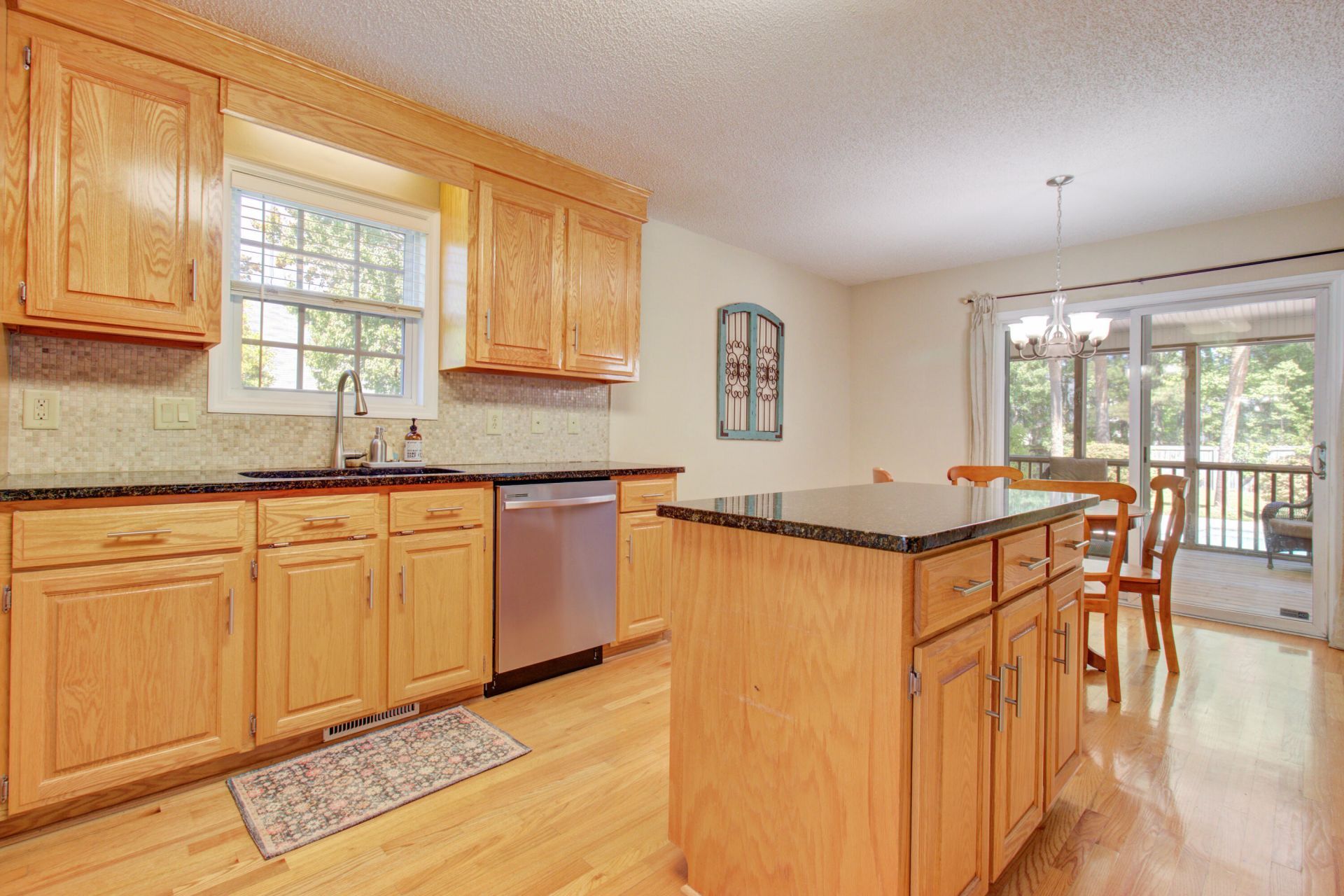 683 Hamlet Circle Photo 15