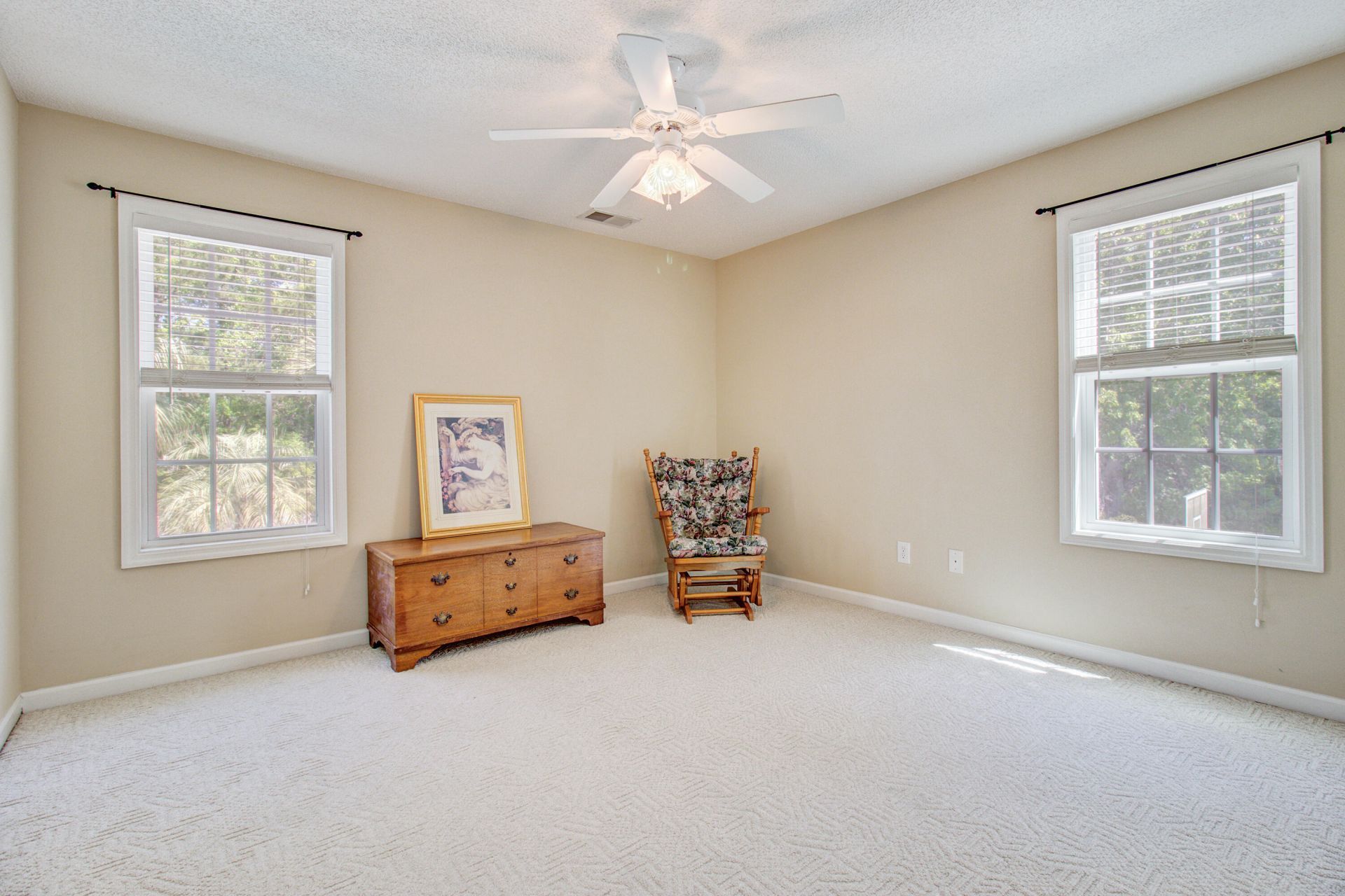 683 Hamlet Circle Photo 31