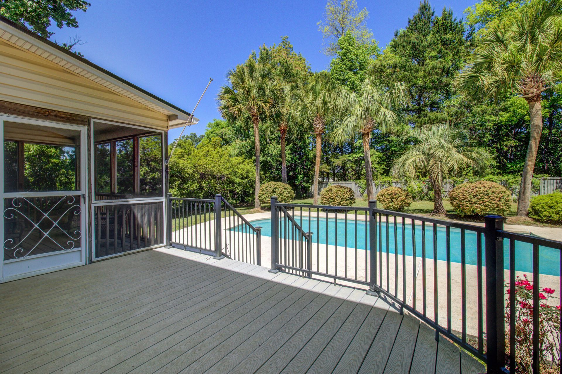 683 Hamlet Circle Photo 38