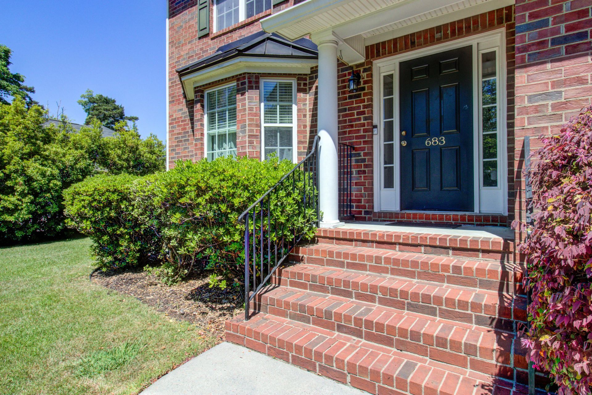 683 Hamlet Circle Photo 5