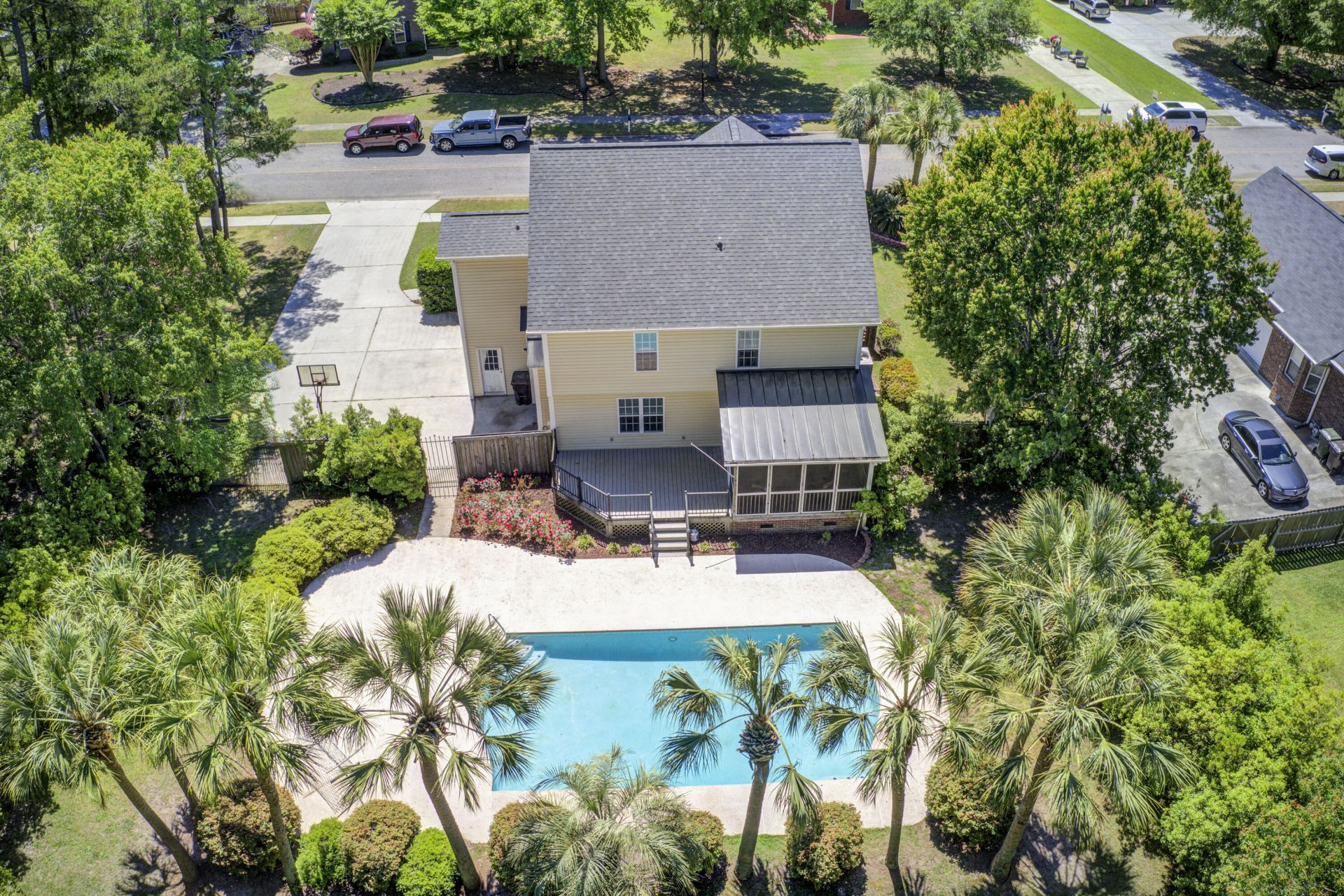 683 Hamlet Circle Photo 52