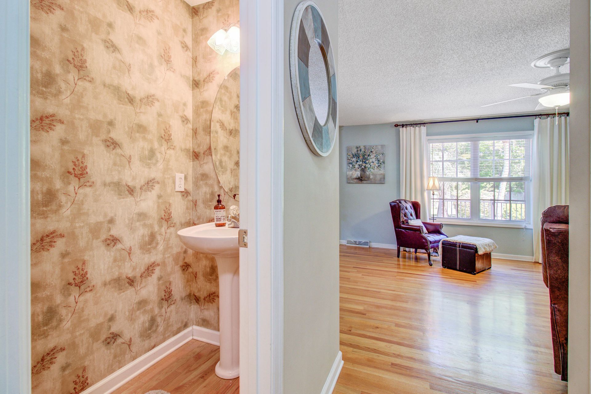 683 Hamlet Circle Photo 7