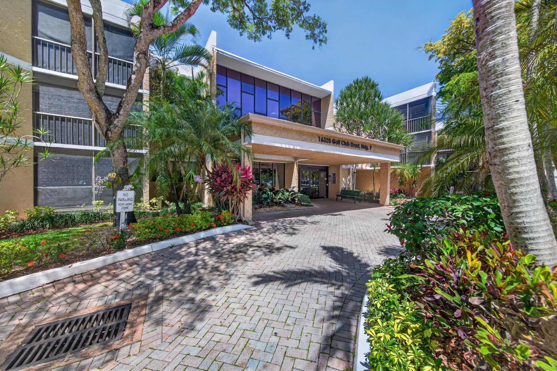 16325 Golf Club Road, Unit 302, Weston, FL 33326 Photo