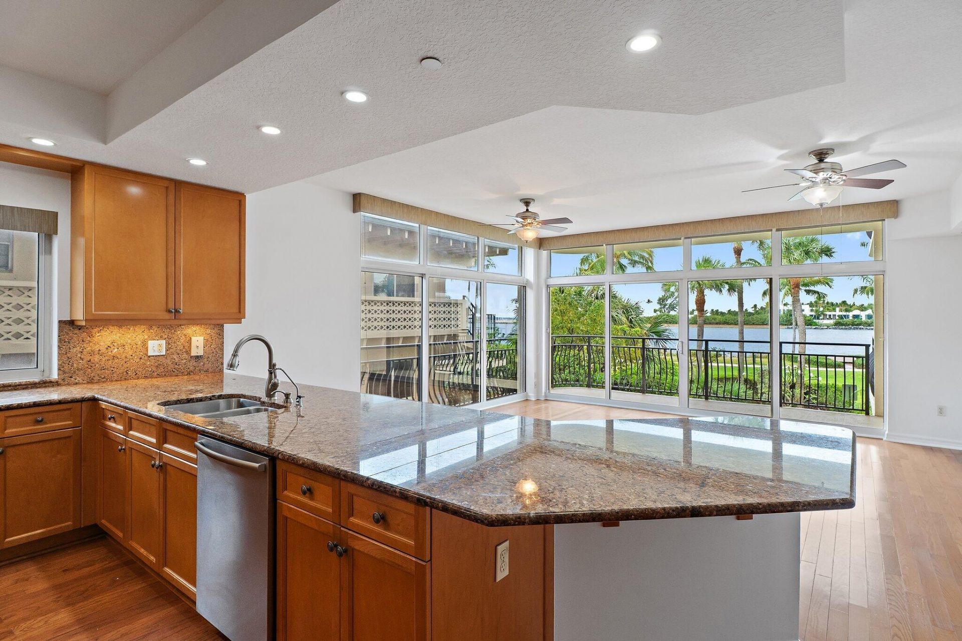 314 Inlet Way, Unit 101, Palm Beach Shores, FL 33404 Photo