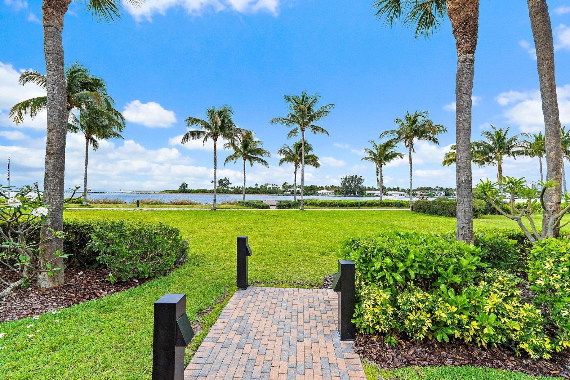 314 Inlet Way, Unit 101, Palm Beach Shores, FL 33404 Photo