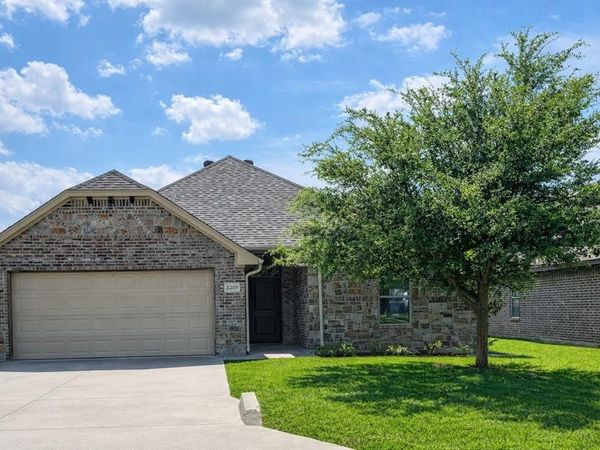 3210 Main Street, Granbury, TX 76049