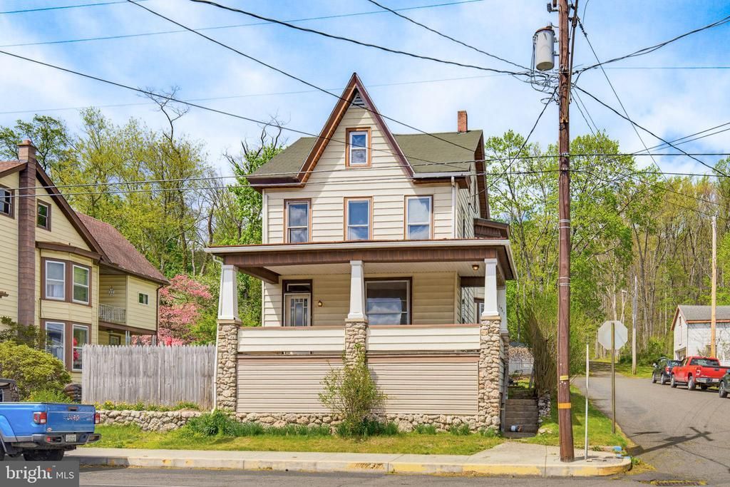 1947 E GRAND AVENUE, TOWER CITY, PA 17980