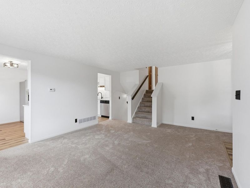 2584 Trailwind Street, Grove City, OH 43123 Photo 6