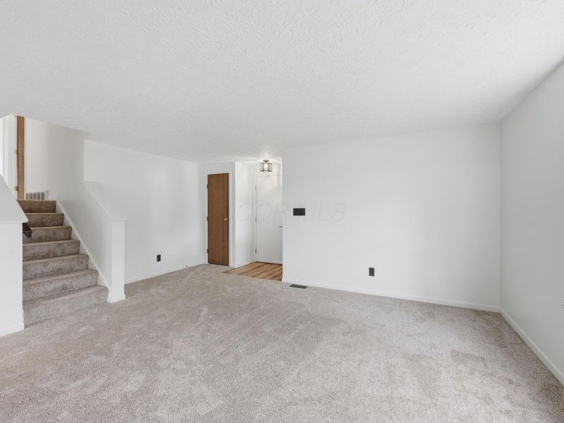 2584 Trailwind Street, Grove City, OH 43123 Photo 7