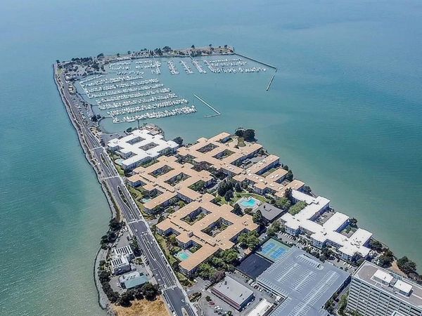 4 Commodore Dr #D438, Unit D438, Emeryville, CA 94608