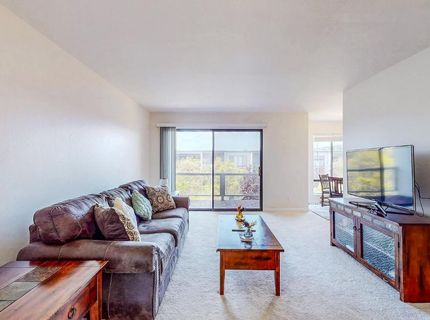 4 Commodore Dr #d438, Unit D438, Emeryville, CA 94608 Photo