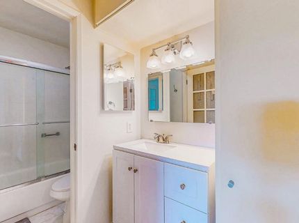 4 Commodore Dr #d438, Unit D438, Emeryville, CA 94608 Photo
