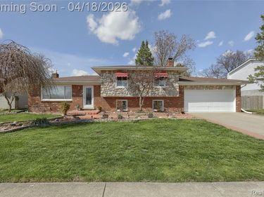 16525 Monticello Drive, Clinton Twp, MI 48038