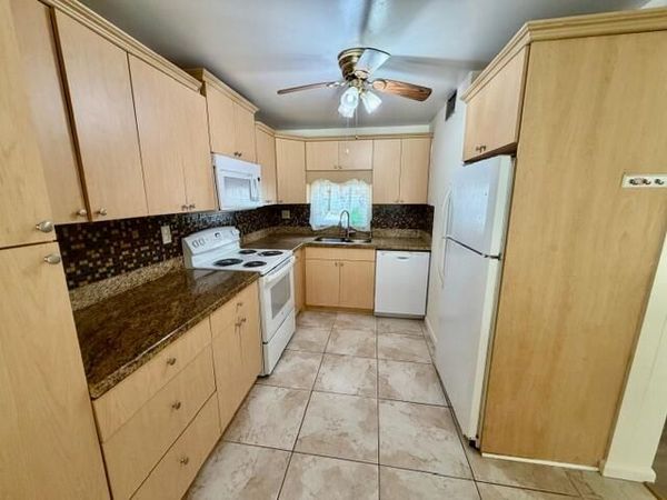 8940 S Hollybrook Boulevard, Unit 208, Pembroke Pines, FL 33025