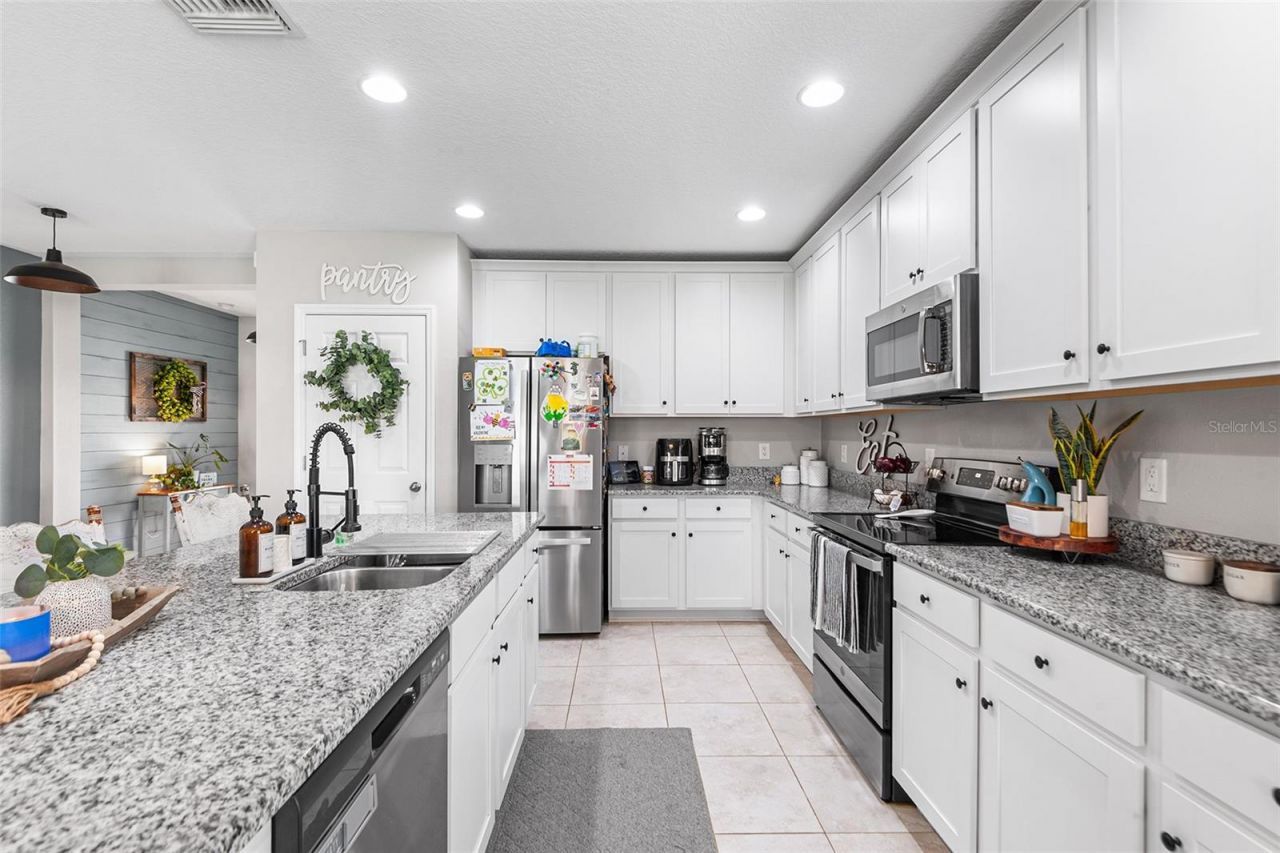 12960 Conquistador Loop, Spring Hill, FL 34610 Photo