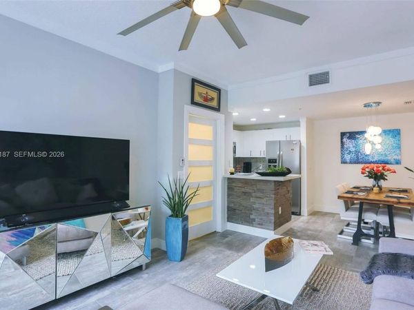 2107 SE 10th Ave, Unit 833, Fort Lauderdale, FL 33316