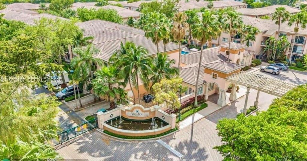 2107 SE 10th Ave, Unit 833, Fort Lauderdale, FL 33316 Photo