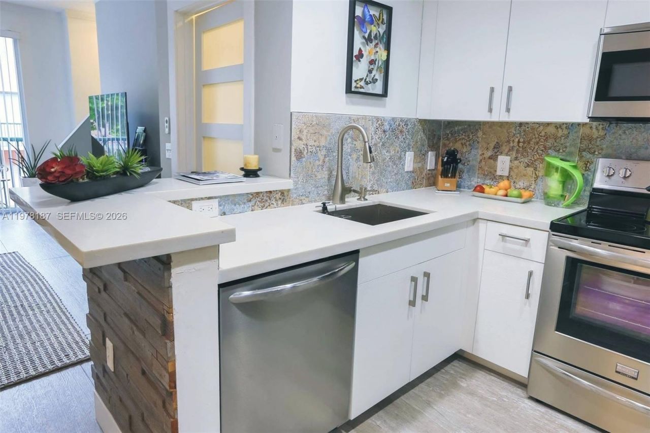 2107 SE 10th Ave, Unit 833, Fort Lauderdale, FL 33316 Photo