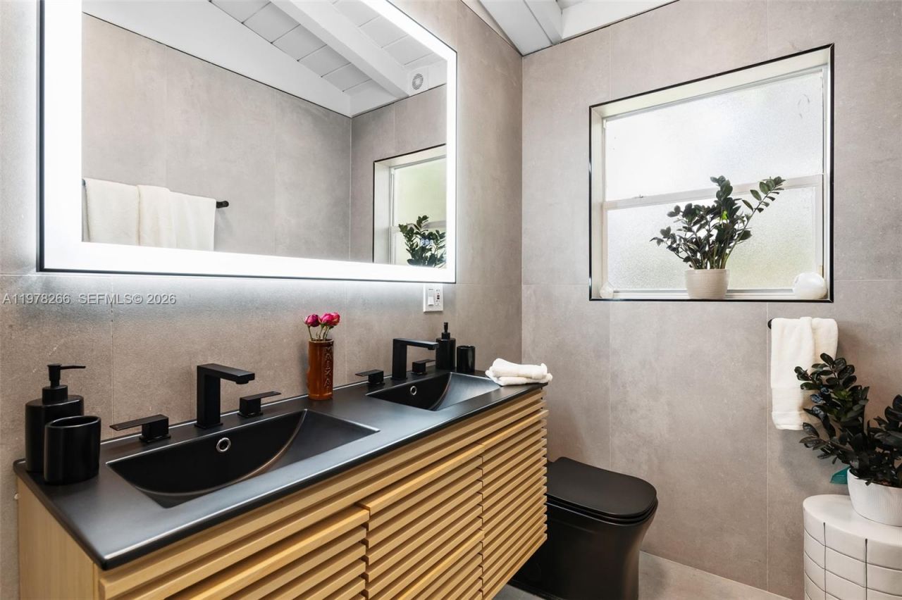 2860 SW 13th Ct, Fort Lauderdale, FL 33312 Photo