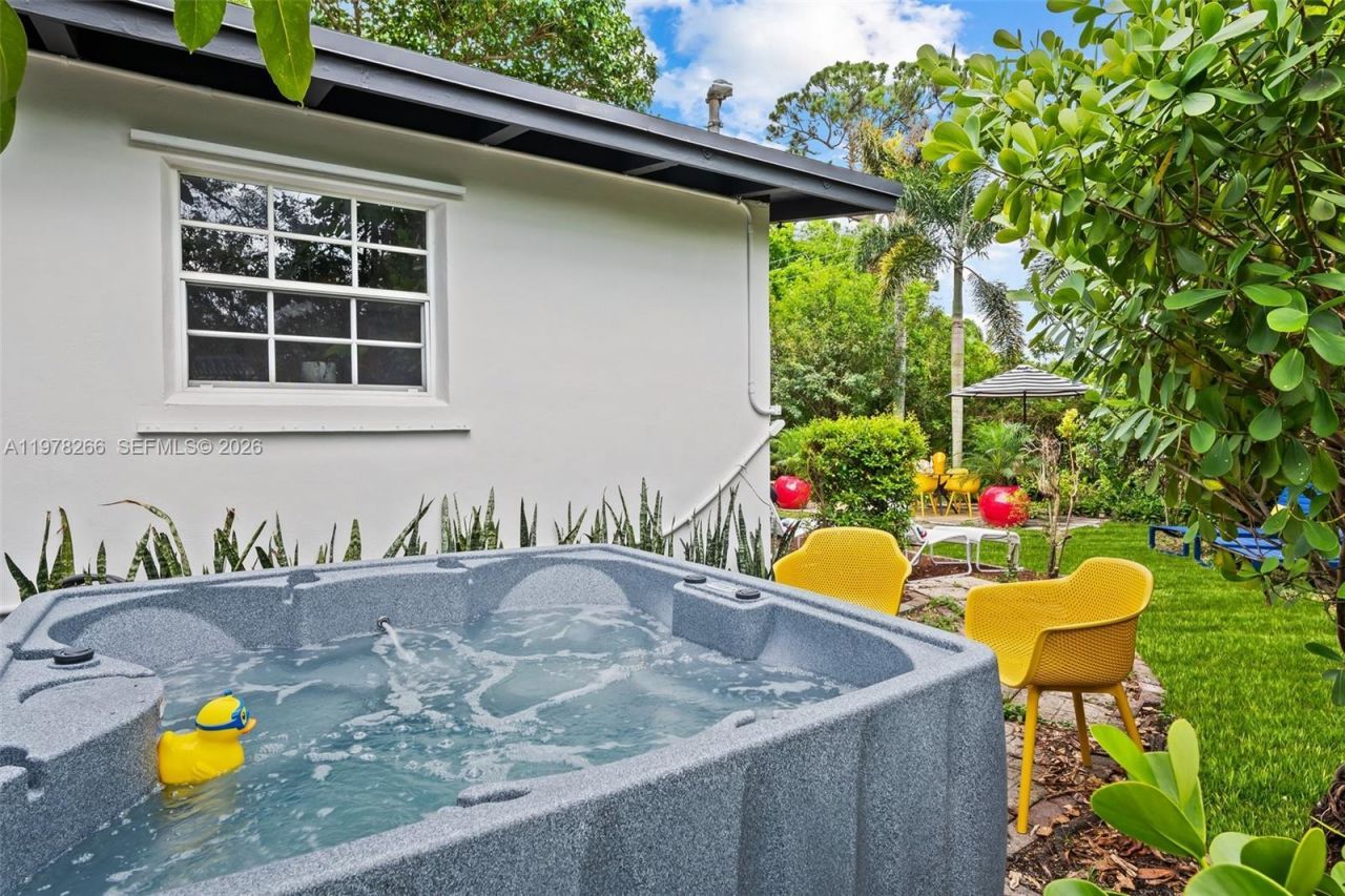 2860 SW 13th Ct, Fort Lauderdale, FL 33312 Photo