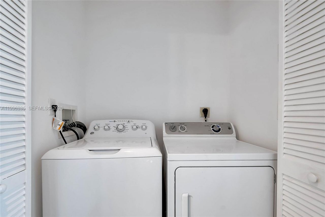 90 Alton Rd, Unit 1409, Miami Beach, FL 33139 Photo