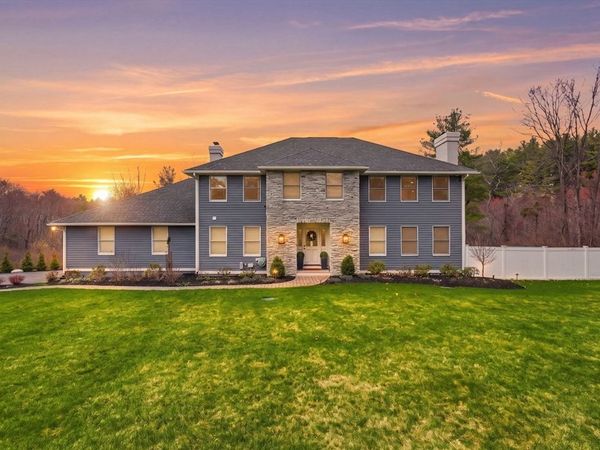 52 East Street, Middleton, MA 01949