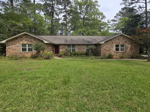 1603 Church St., Columbia, MS 39429