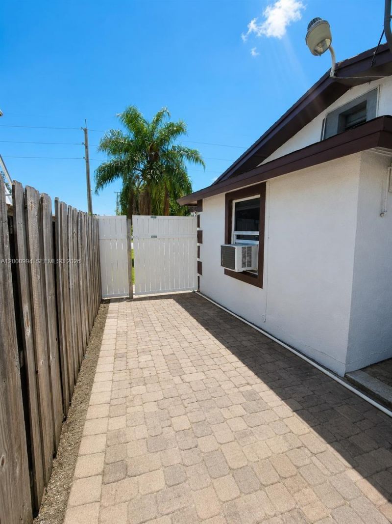 120 S 56th Ave, Hollywood, FL 33023 Photo