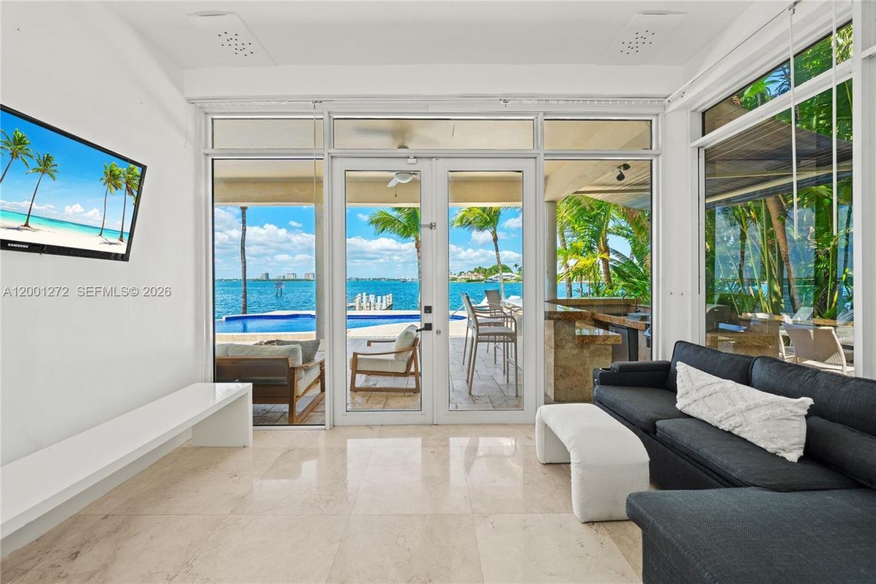 1575 Stillwater Dr, Miami Beach, FL 33141 Photo