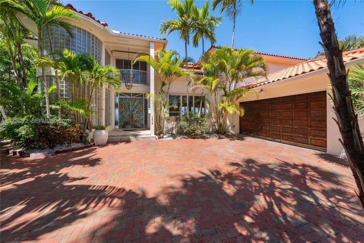 1575 Stillwater Dr, Miami Beach, FL 33141 Photo