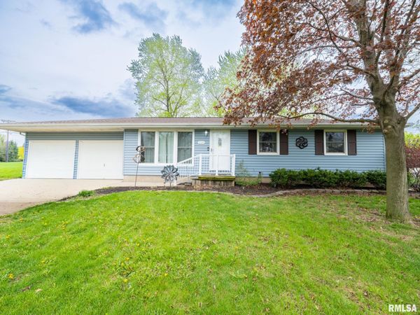 300 DANIEL Parkway, Washington, IL 61571