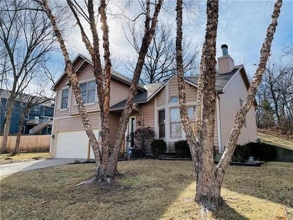 1525 Gatewood Street, Leavenworth, KS 66048