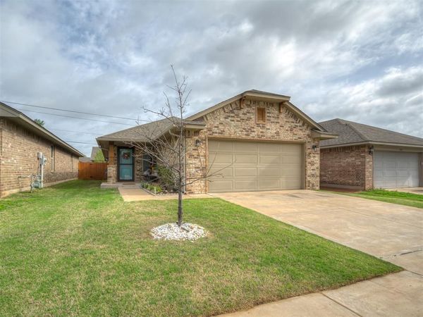 11525 SW 8th Circle, Yukon, OK 73099