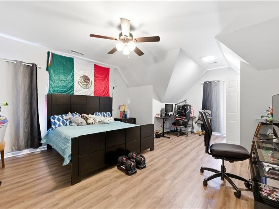 Property Image 32
