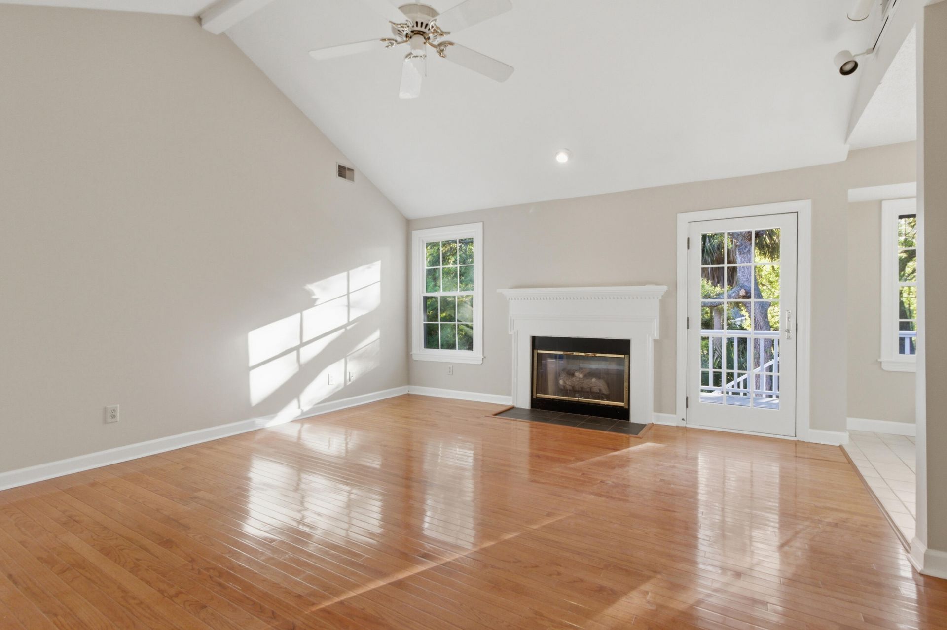 32 32nd Avenue Photo 15