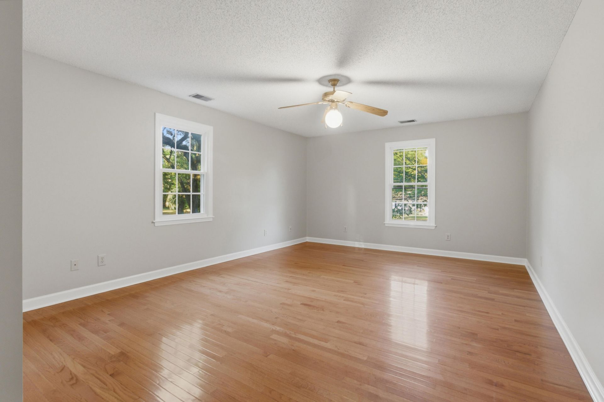 32 32nd Avenue Photo 16