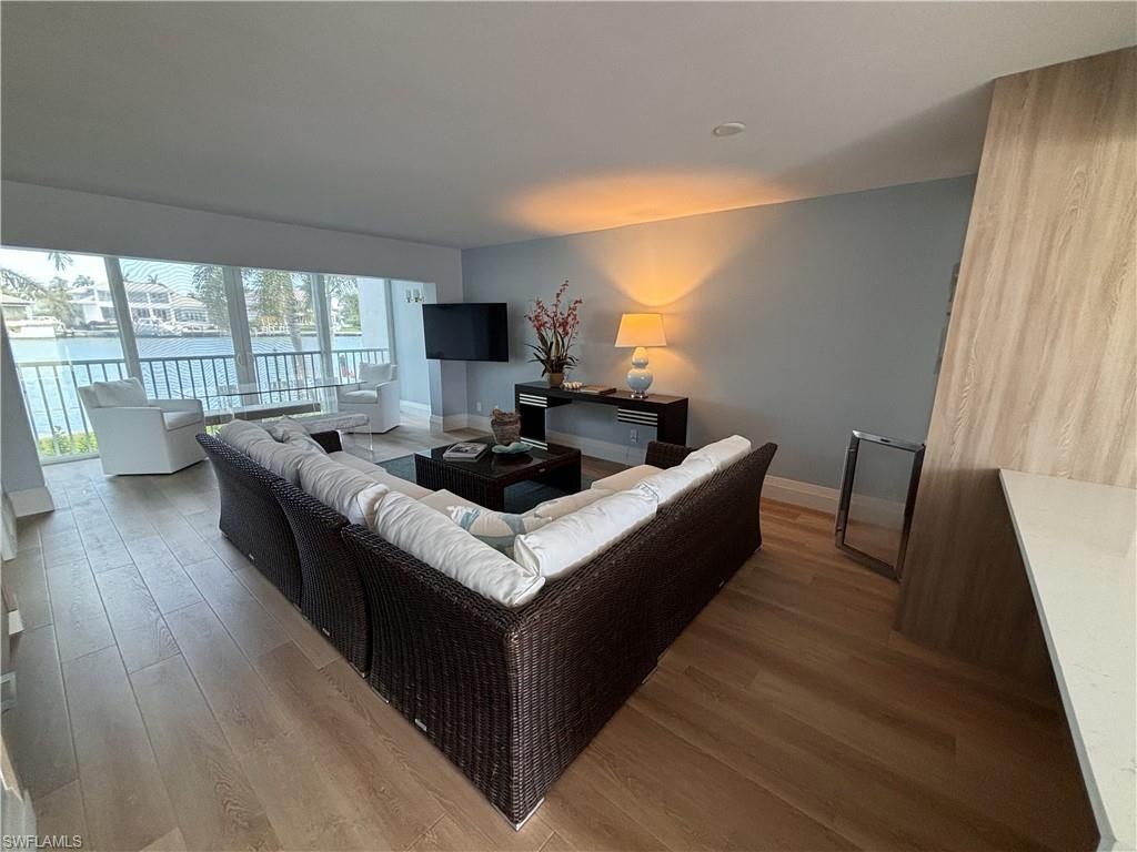 300 Park Shore Dr, Unit 1B, Naples, FL 34103 Photo