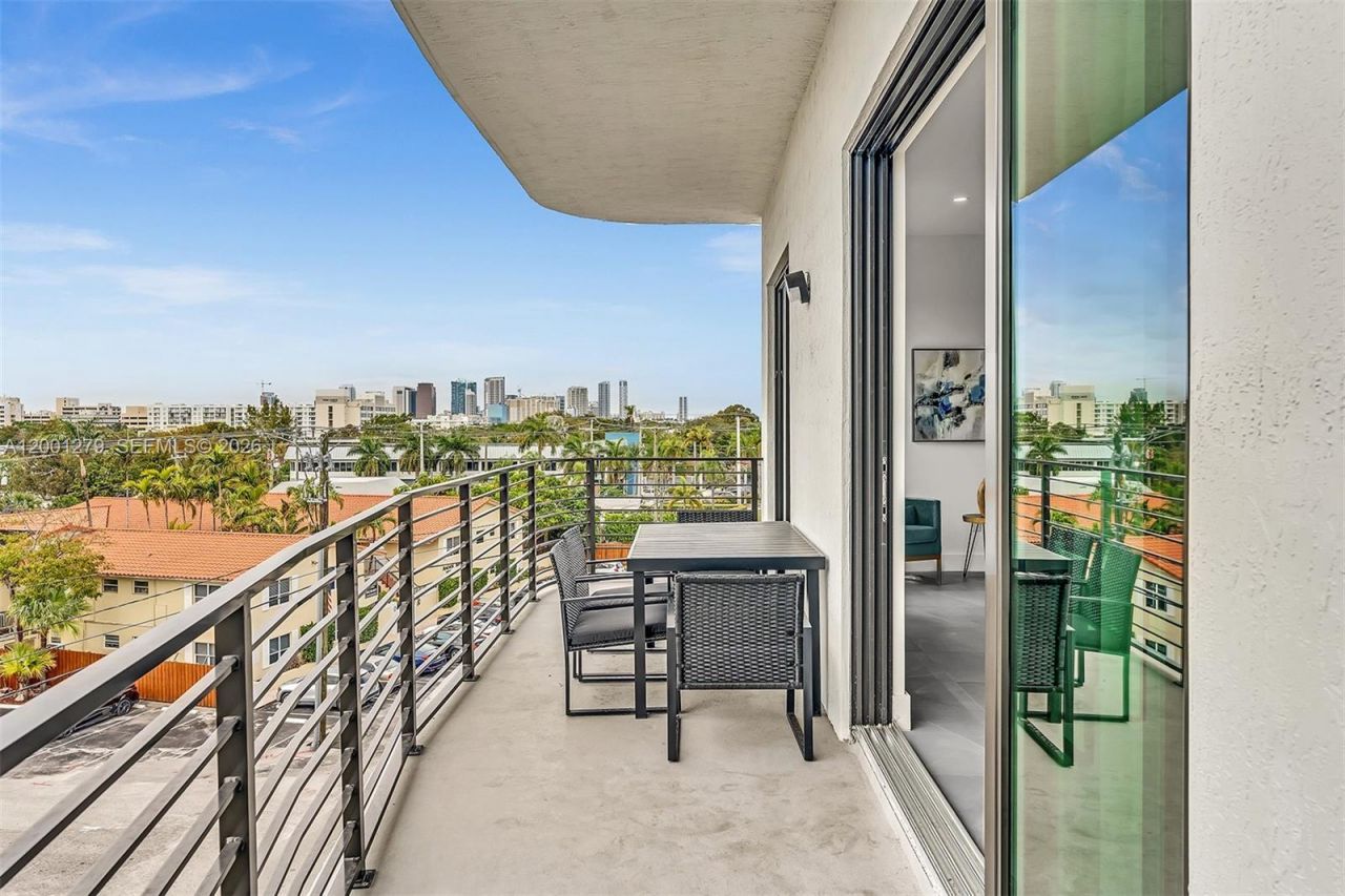 2100 Miami Rd, Unit 403, Fort Lauderdale, FL 33316 Photo