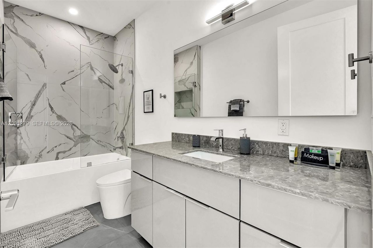 2100 Miami Rd, Unit 403, Fort Lauderdale, FL 33316 Photo