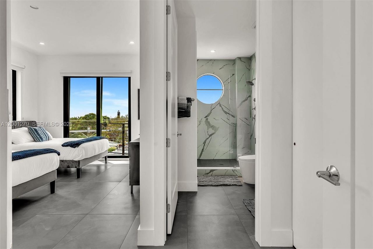 2100 Miami Rd, Unit 403, Fort Lauderdale, FL 33316 Photo