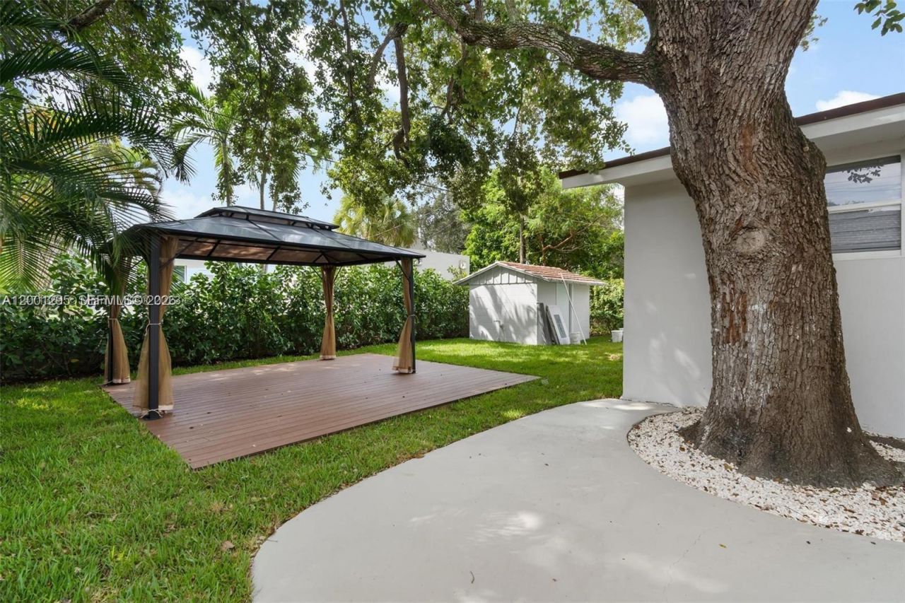 212 NW 103rd St, Miami, FL 33150 Photo