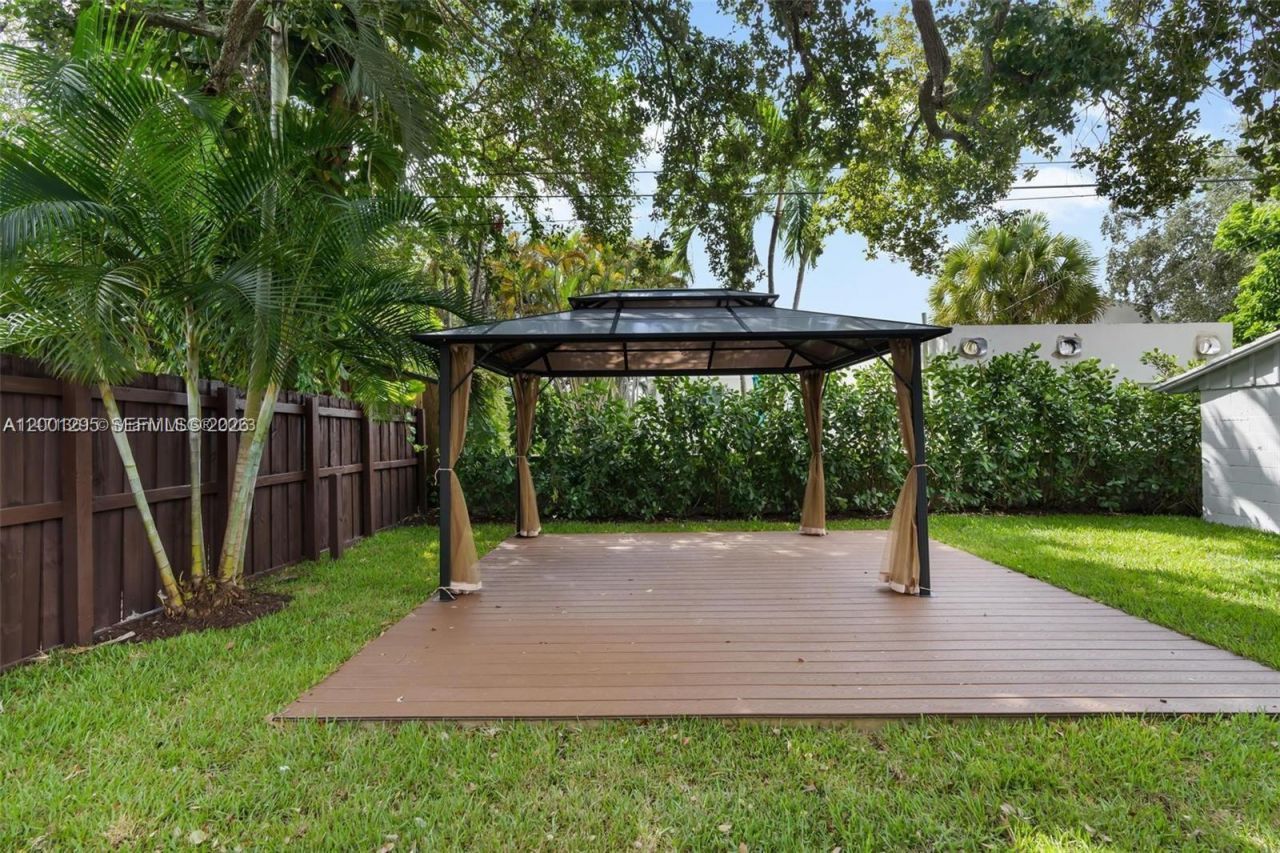 212 NW 103rd St, Miami, FL 33150 Photo